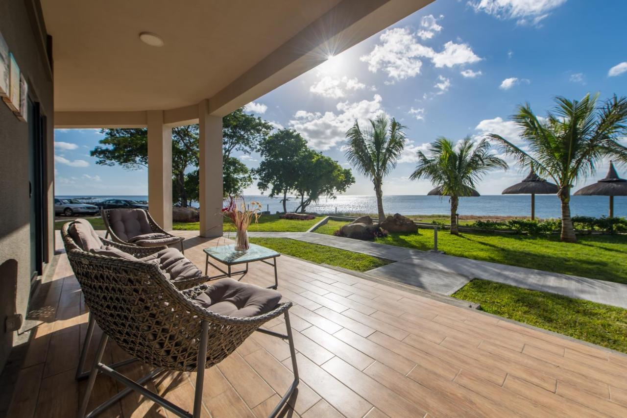Pierre Bleue Beachfront Villa Flic-en-Flacq Εξωτερικό φωτογραφία
